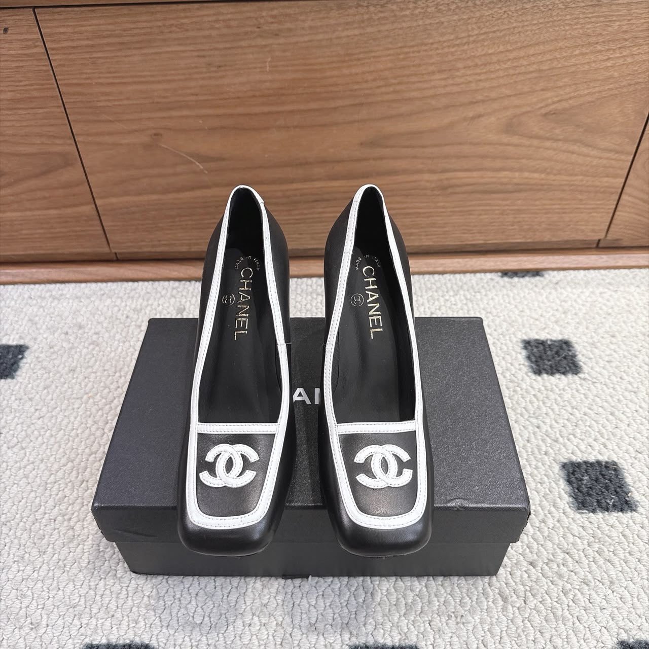 Chanel Siyah Beyaz Deri Kadın Babet Black