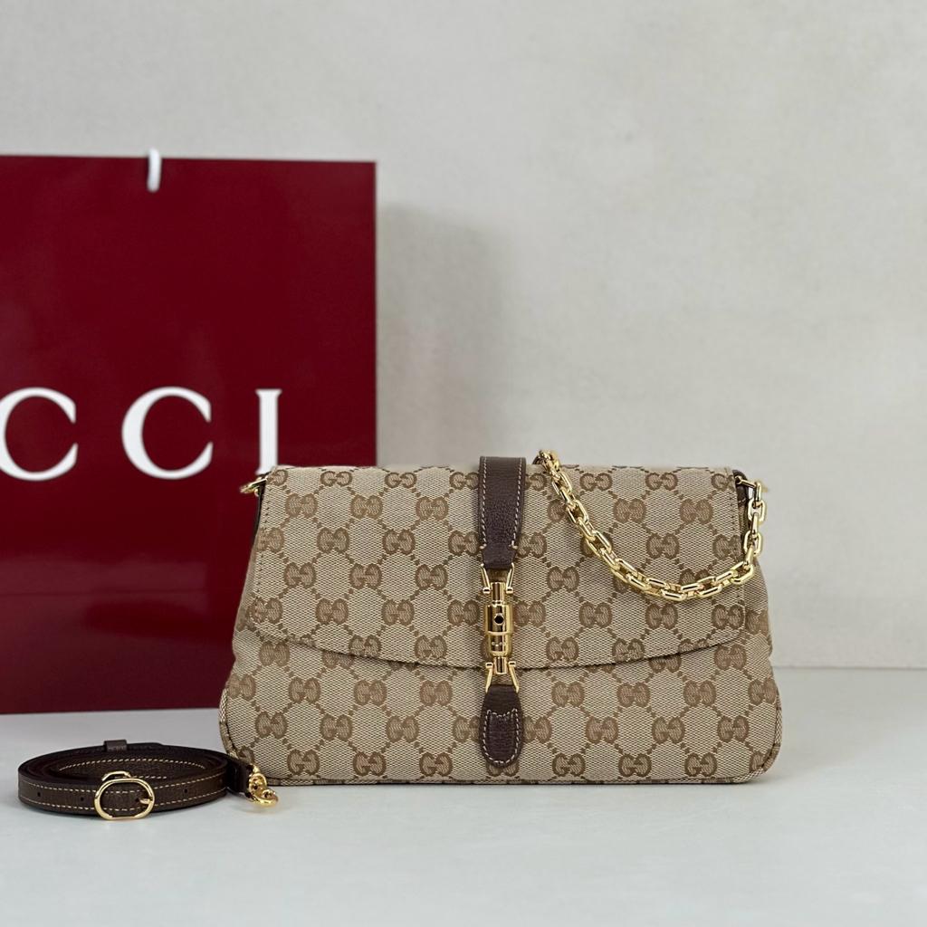 Gucci GG Emblem Medium